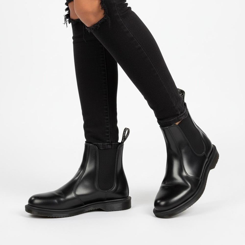 DR. MARTENS BLACK LEATHER CHELSEA BOOTS WOMENS 6 - Picture 11 of 11
